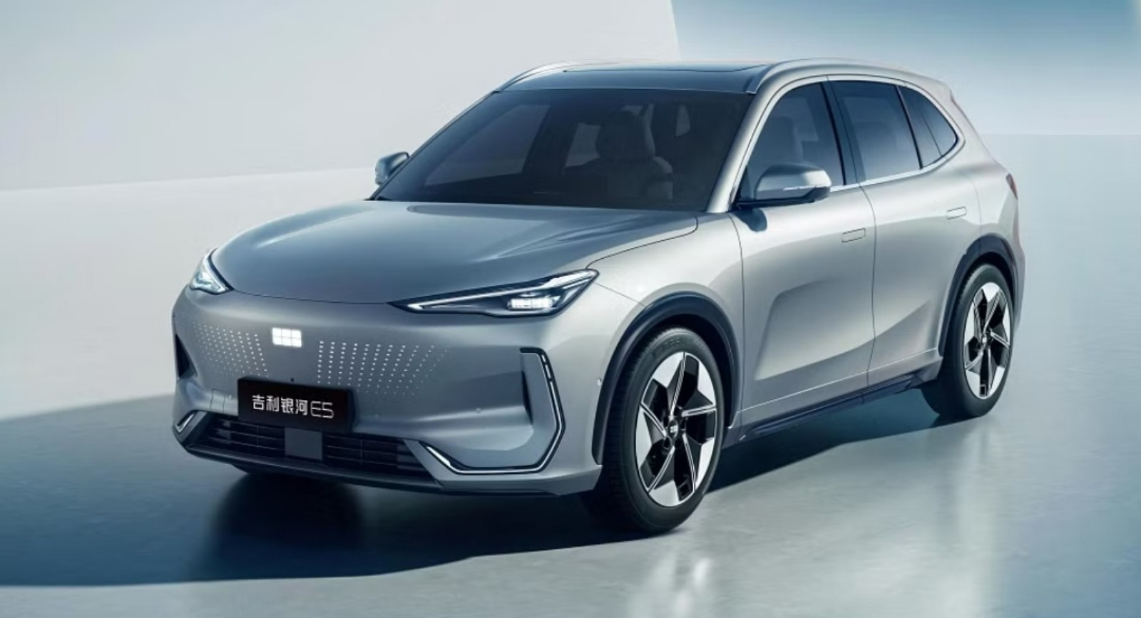 Geely Siap Produksi Mobil Listrik EX5 di Purwakarta 2025