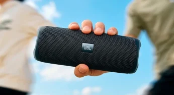 Speaker Bluetooth JBL Baru Tahan Air dan 12 Jam